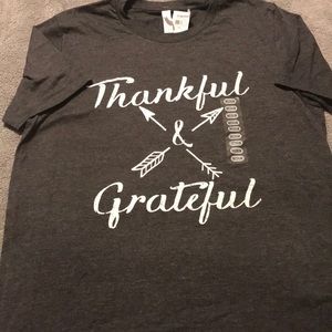 Women’s “ Thankful & Grateful “ T-Shirt Size M